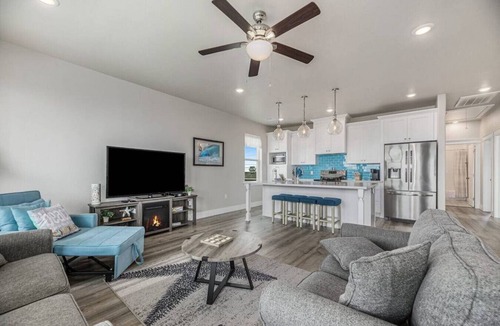 Gulf Palms House | Good Vibrations - Gulf View Home w/Beach Access