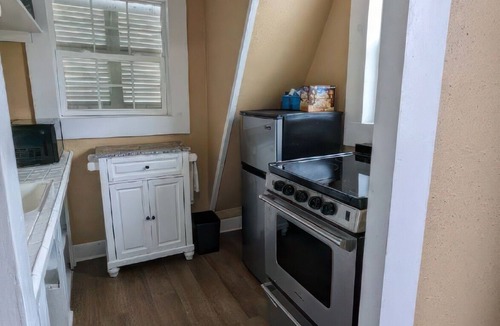 Aransas Pass Cottage | GOOD WINE IN A SMALL BOAT ,THEY SAID! PEACEFULL RETREAT!n