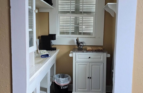 Aransas Pass Cottage | GOOD WINE IN A SMALL BOAT ,THEY SAID! PEACEFULL RETREAT!n