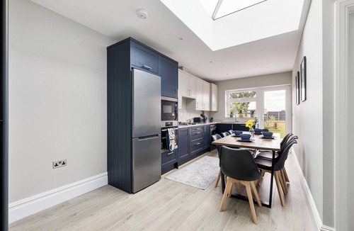 Goodmayes House | Goodmayes Luxe Stay near Central London, Excel London & City Airport