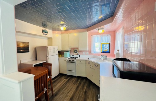 New Buffalo Apartment | Goodrich Studio King Size with Jacuzzi