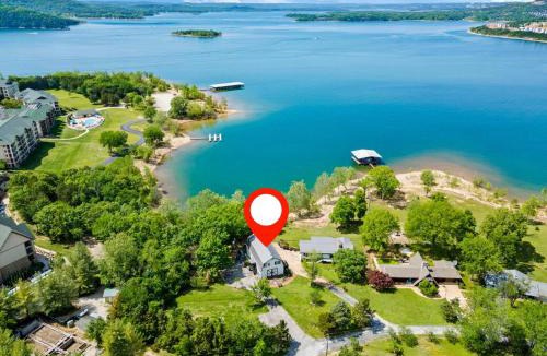 Big Cedars House | Goose's Gander Suite