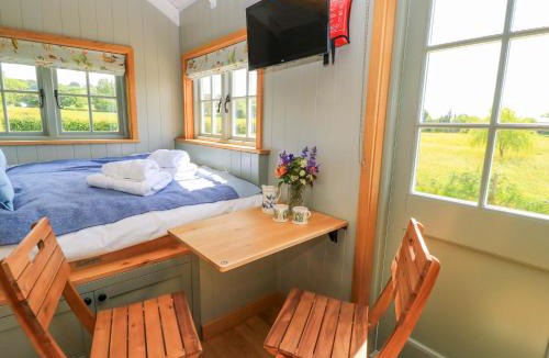 Christian Malford House | Goose Whistle Hut