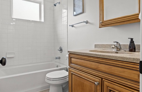 Mann Apartment | Goosetown Getaway - 10 min walk from downtown and campus