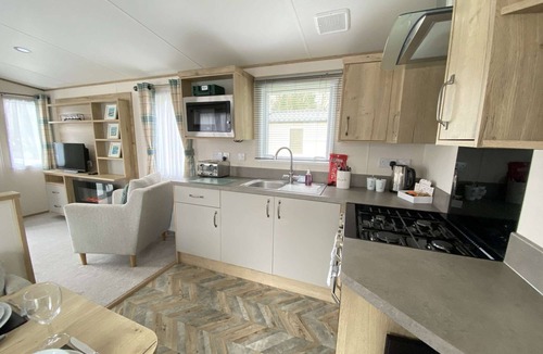 South Cerney House | Goosewing, Lakeside, 3 bedroom