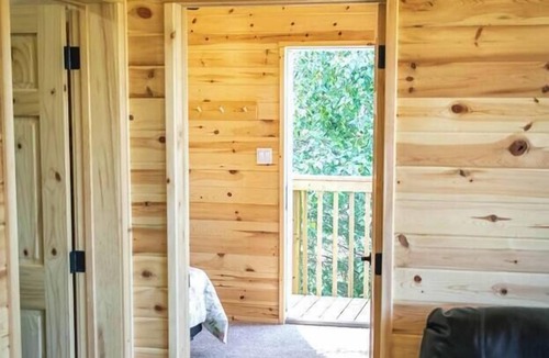 Kenora Cabin | Gopher's Hole Cabin - Lakewood Park Cabins