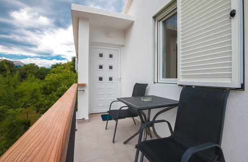 Jurandvor Apartment | Goran A2 - Cozy One-Bedroom Apartment with Parking Bliss for Two