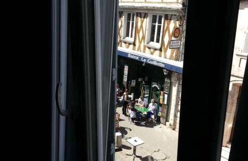 Bourges Apartment | Gordaine