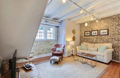 Historic Downtown Savannah Apartment | Gordon Carriage