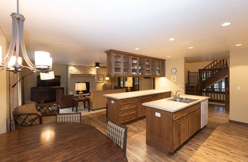 Baileys Harbor Hotel | Gordon Lodge