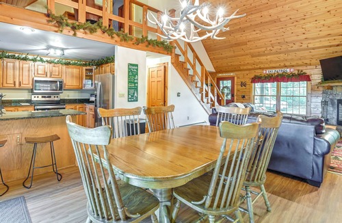 North Creek Cabin | Gore Mountain Cabin: Game Room & Fire Pit