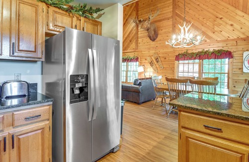 North Creek Cabin | Gore Mountain Cabin: Game Room & Fire Pit