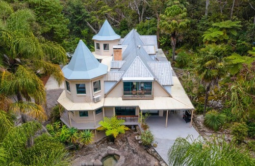 Galston House | "Gorge Castle" in forest landscape