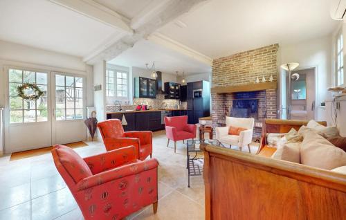 Livarot-Pays-d'Auge House | Gorgeous Home In Stmarguerite Dloges With Sauna
