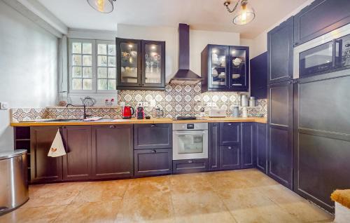 Livarot-Pays-d'Auge House | Gorgeous Home In Stmarguerite Dloges With Sauna
