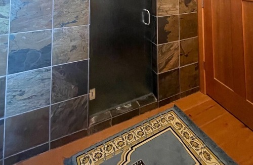 Hood River House | Gorge Getaway in Hood River