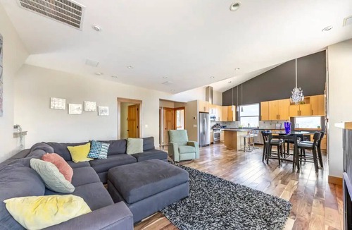 Mt. Hood - Columbia River Gorge House | GORGE-ous Hidden Riverview Escape