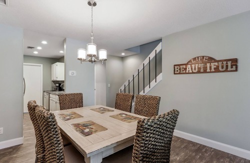 Shipyard Plantation House | Gorgeous 2 BR 2.5 BA Shipyard Townhouse