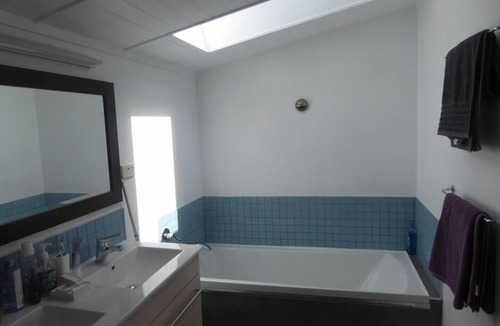 Te Tii House | Gorgeous 2 bed home - almost beach front