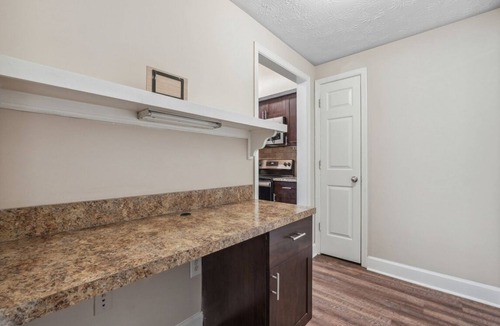 Lindbergh Apartment | Gorgeous 2 bed 2 Bath!