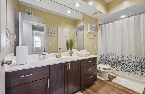 Lindbergh Apartment | Gorgeous 2 bed 2 Bath!