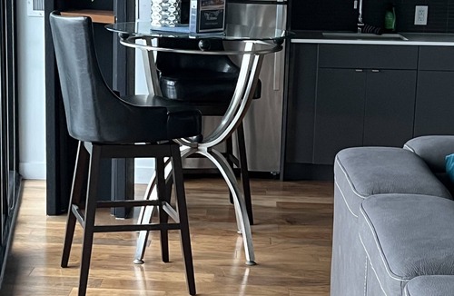 Downtown Winnipeg Apartment | Gorgeous 2 bed sleeps 5 w/surreal view downtown laundry wifi