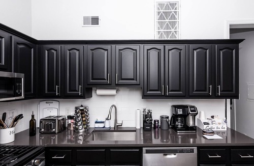 Fort Lee Apartment | Gorgeous, 2- bedroom apartment walking distance to GWB!