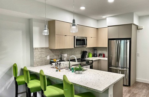 Pico-Union House | Gorgeous 2 Bedroom with rooftop Views.