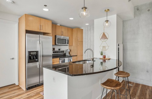 Downtown Denver Condo | Gorgeous 21st Floor Stunner