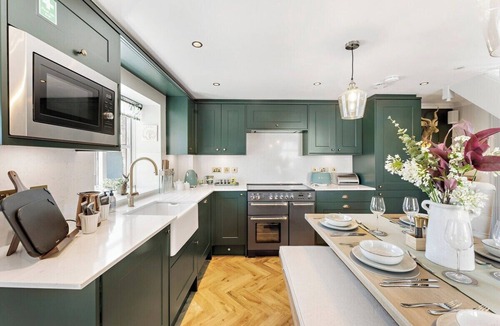 Portishead Cottage | Gorgeous 3 Bed, 225 Year Old Cottage