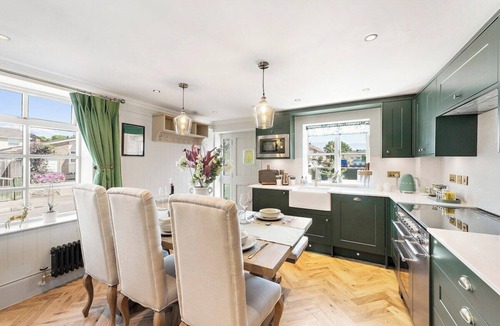Portishead Cottage | Gorgeous 3 Bed, 225 Year Old Cottage