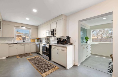 Wichita House | Gorgeous 3 bed 3 bath home with 2 car garage