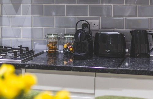 Fortune Green Apartment | Gorgeous 3 bed flat w/great central location