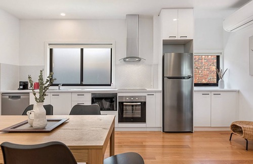 Carnegie Apartment | Gorgeous 3-Bed House with Spacious Shared Backyard