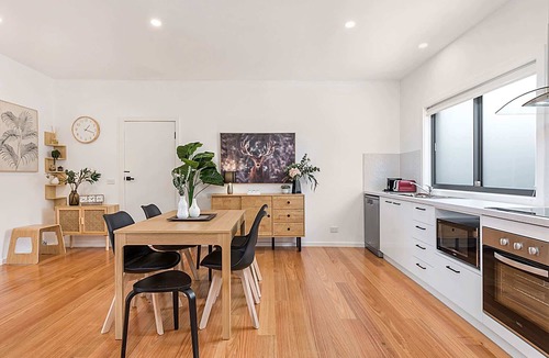 Carnegie Apartment | Gorgeous 3-Bed House with Spacious Shared Backyard