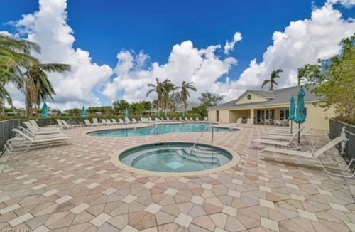Biggar Villa | Gorgeous 3 bedroom Villa, close to Beaches & Golf, Water View, Pool Access