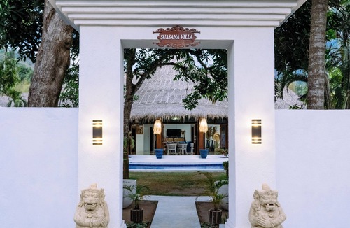 Senggigi Villa | Gorgeous 3 bedroom villa ,traditional style with all the modern conveniences.
