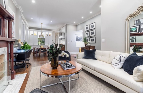 Near North Side Condo | Gorgeous 3BR River North Condo - Free Parking