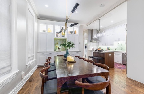 Near North Side Condo | Gorgeous 3BR River North Condo - Free Parking