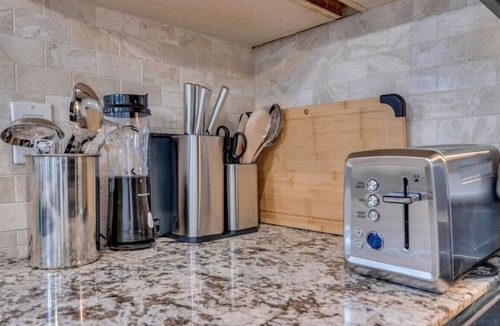 Mount Pleasant House | Gorgeous 3BRHome in Brampton WFH Setup and Parking