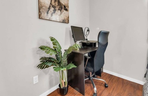 Mount Pleasant House | Gorgeous 3BRHome in Brampton WFH Setup and Parking