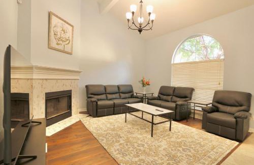 Flower Mound House | Gorgeous 4 bedroom 2,5 bath Home with Heated Pool, Spa & Game Room close to DFW Airport