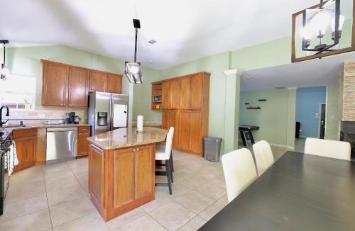 Flower Mound House | Gorgeous 4 bedroom 2,5 bath Home with Heated Pool, Spa & Game Room close to DFW Airport