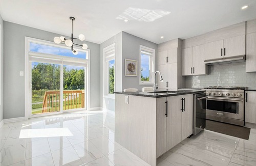 Kemptville House | Gorgeous 4 bedroom house in Golf Course Community