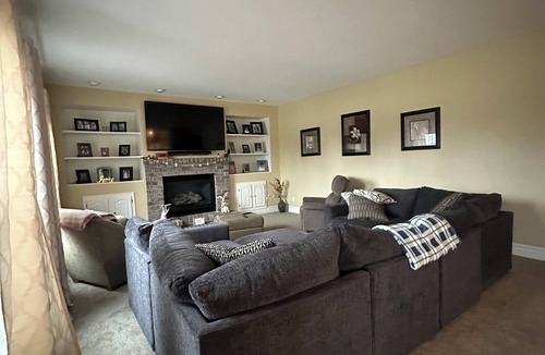 Butte Des Morts House | Gorgeous 4-bedroom house with AC in charming Winneconne