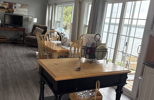 Queensbury House | Gorgeous 4 bedroom home , sitting on beautiful Davidson lake .