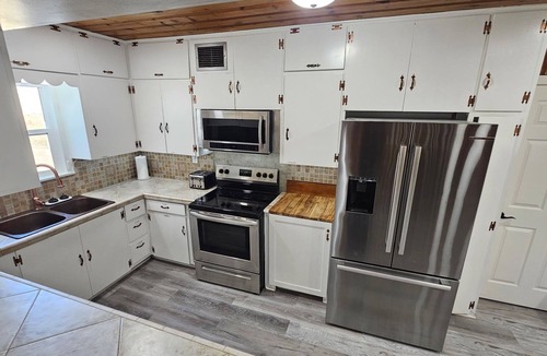 Morenci House | Gorgeous 4-bedroom house in charming Clifton