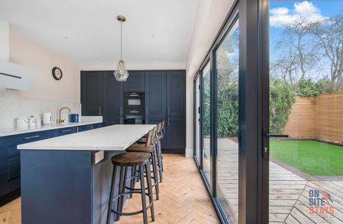 Petts Wood and Knoll House | Gorgeous 4-BR Bungalow