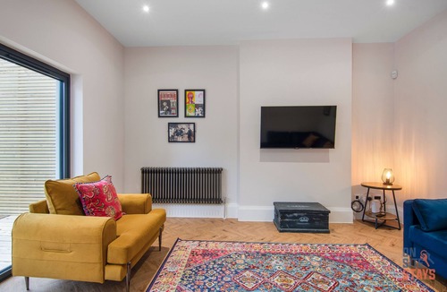 Petts Wood and Knoll House | Gorgeous 4-BR Bungalow