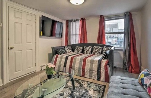 West Side Apartment | Gorgeous 4 BR on The Heights